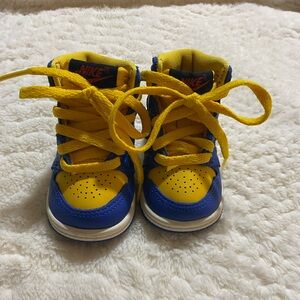 EUC Nike Air Jordan 1 Retro High OG Blue Yellow Reverse Laney Shoes Size 2c